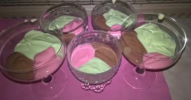 Bunte Quarkspeise Bunte Quarkspeise
