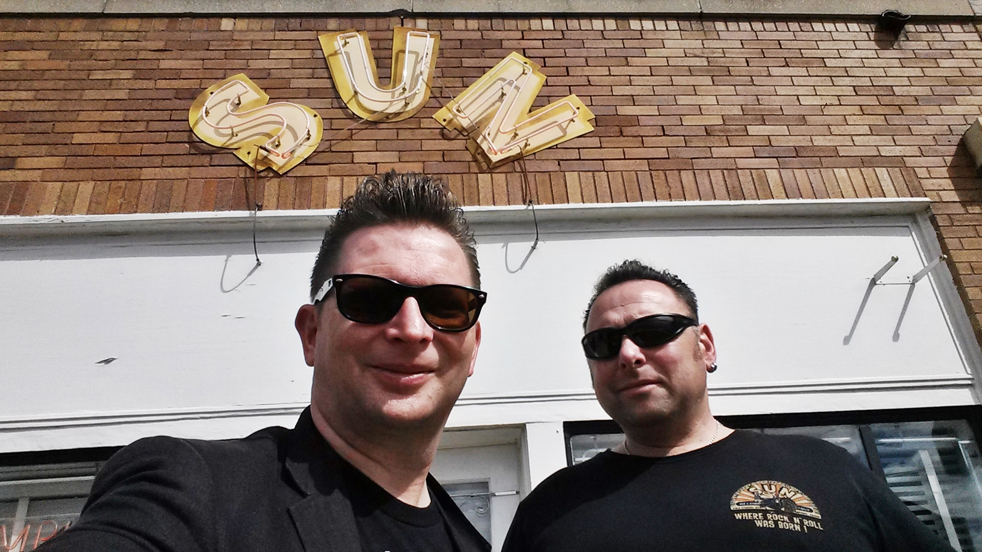 mit meinem Freund Andy vor dem legendärem Sun Studio